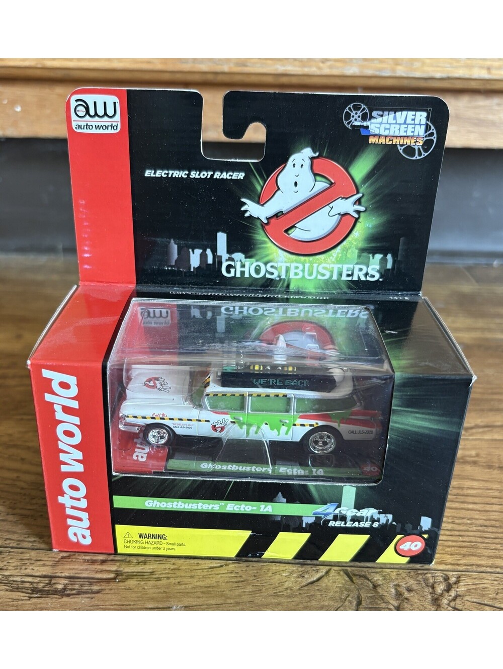 AUTO WORLD, Ghostbusters Ecto-1A, 1959 Cadillac Ambulance, 4-Gear HO Slot Car
